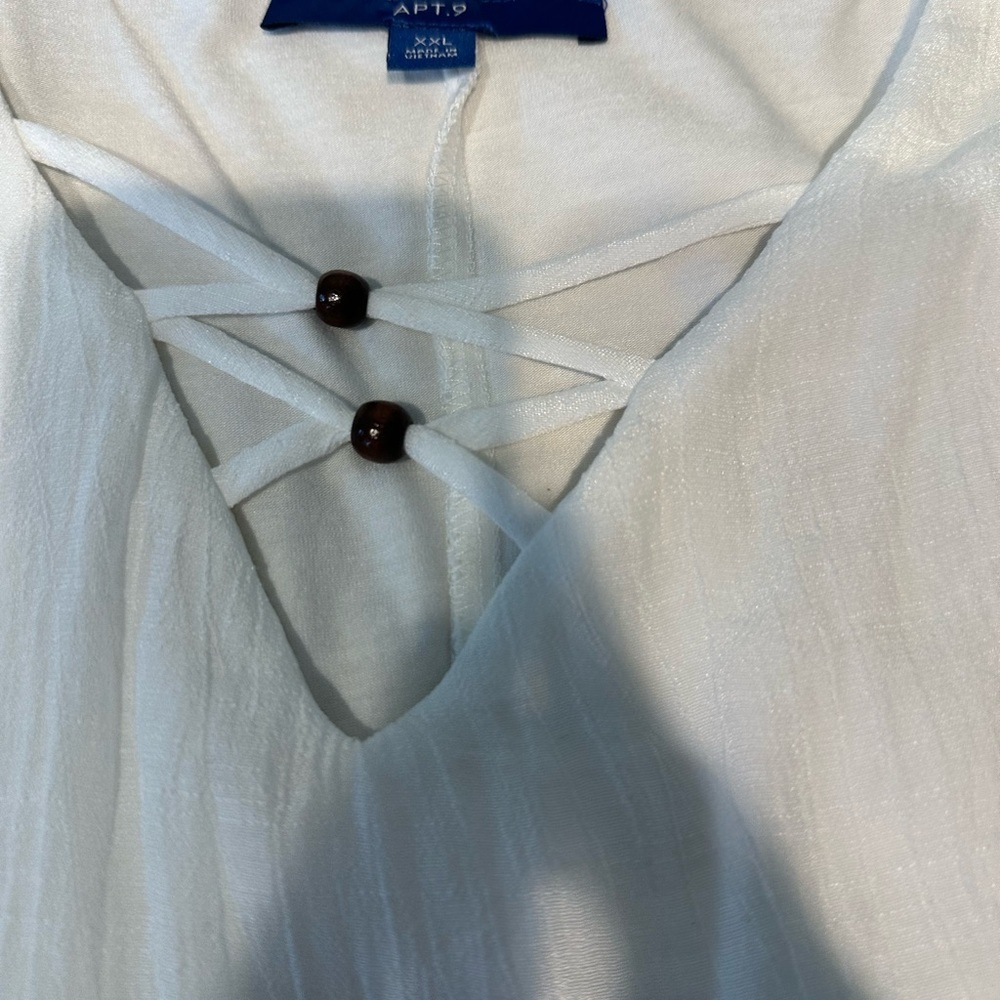 Top - Picture 2 of 4